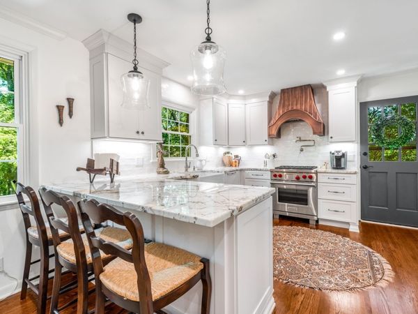 518 Woodhurst Dr, Nashville, TN 37220