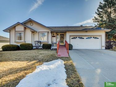 8141 S 69th Street, La Vista, NE 68128