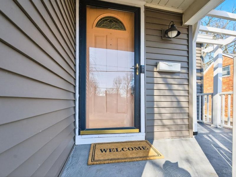 8095 Camner Avenue, Sycamore Township, OH 45236 Photo 2