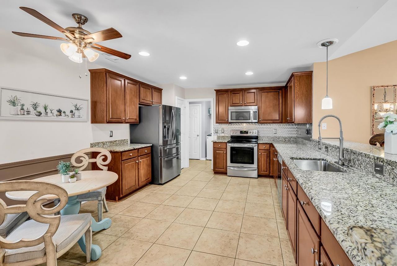 845 Bonita Loop  Photo 4