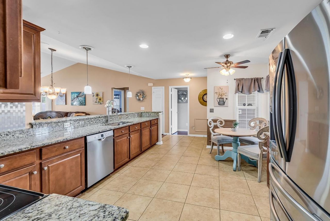 845 Bonita Loop  Photo 6