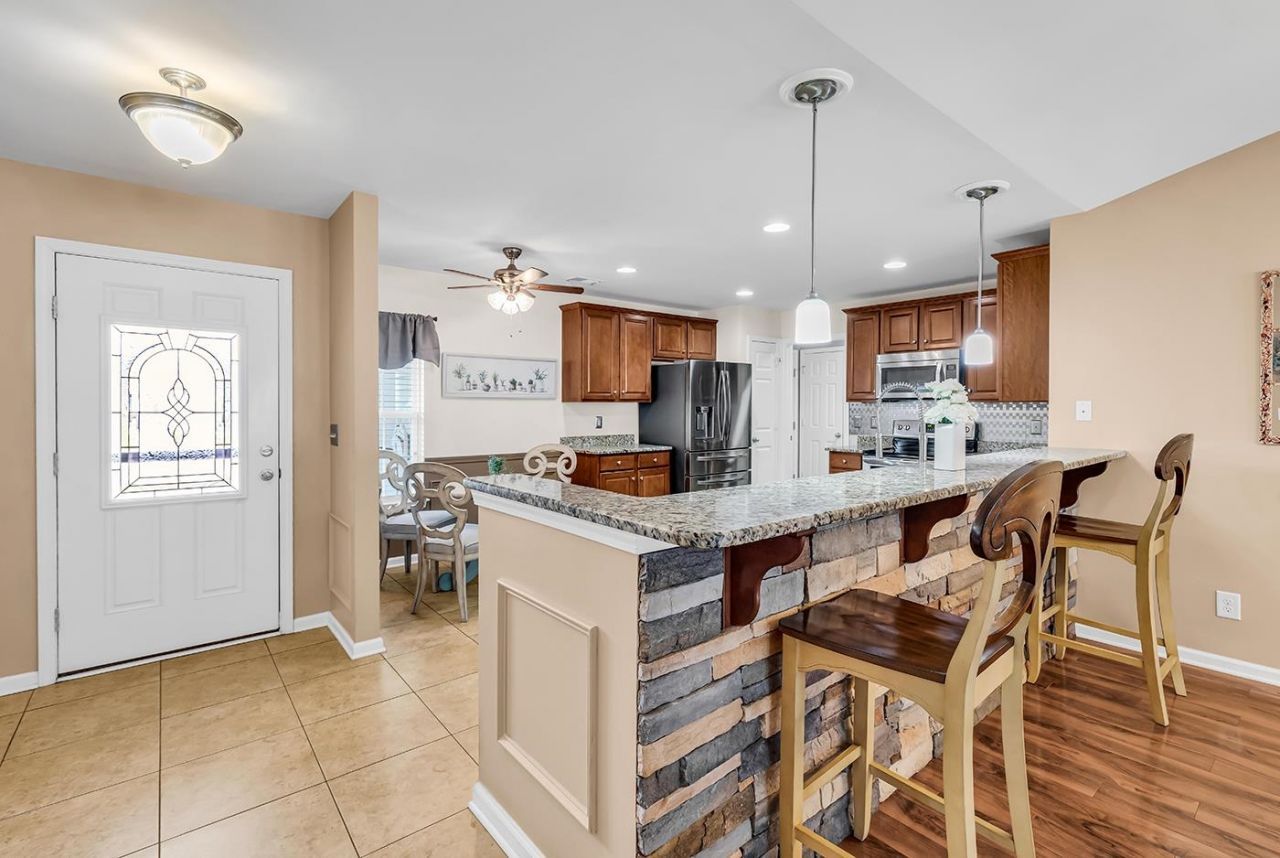 845 Bonita Loop  Photo 7