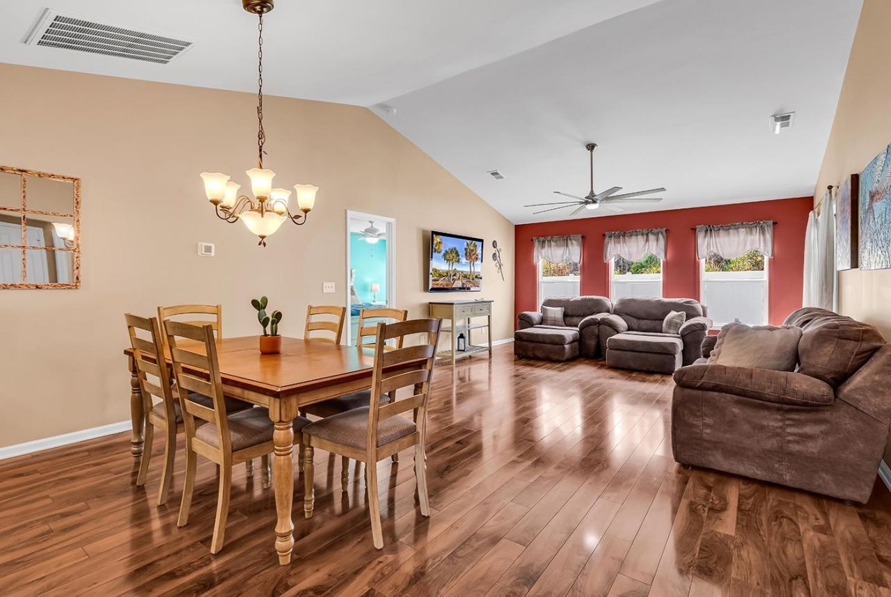 845 Bonita Loop  Photo 8