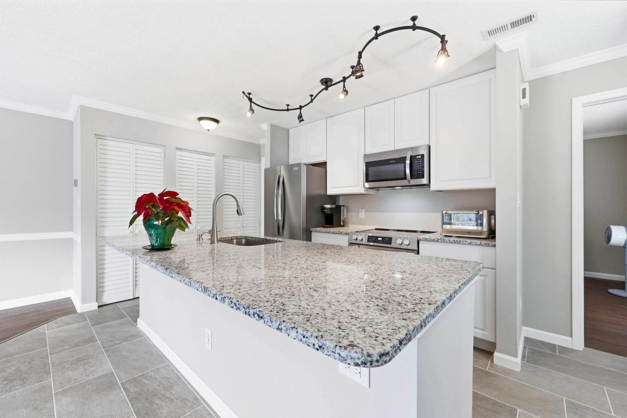 4338 Spa Dr. Photo 8