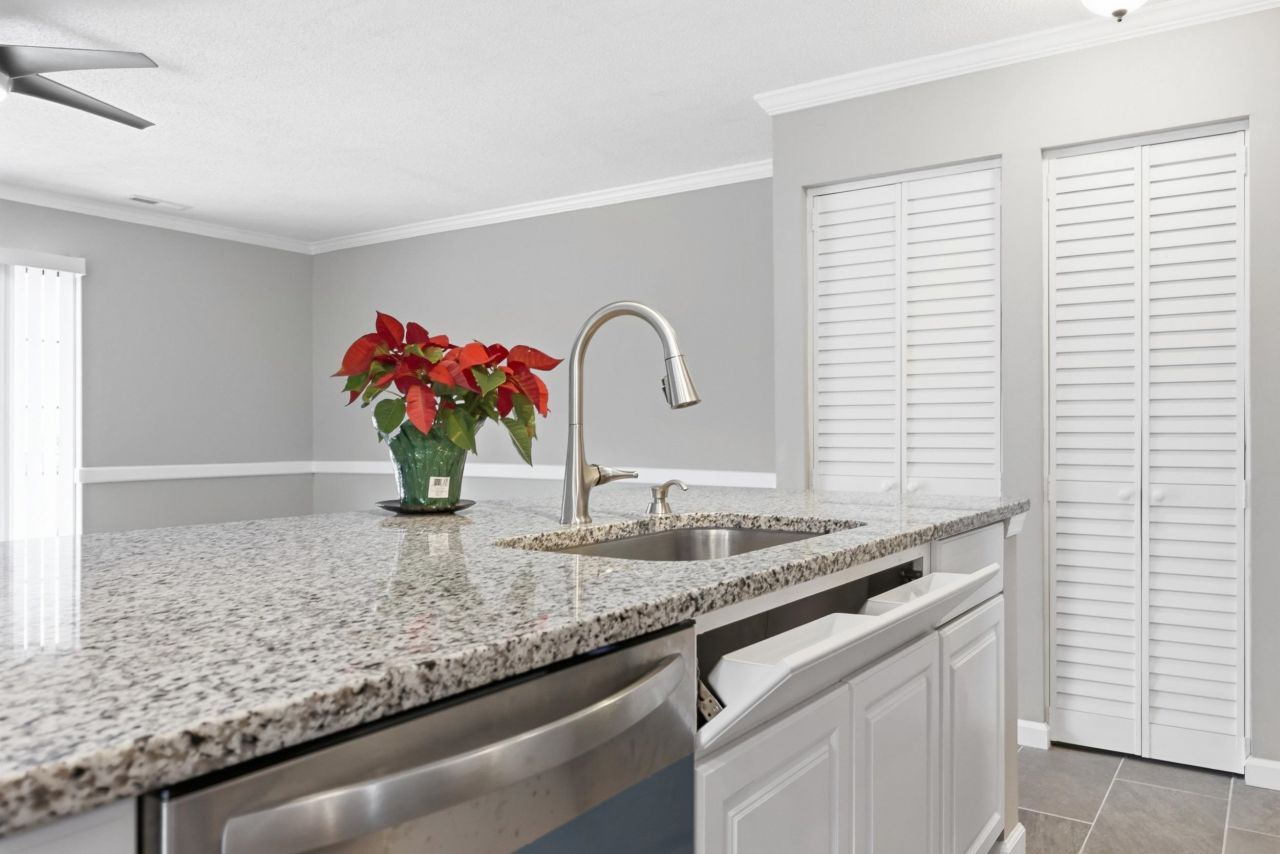 4338 Spa Dr. Photo 9