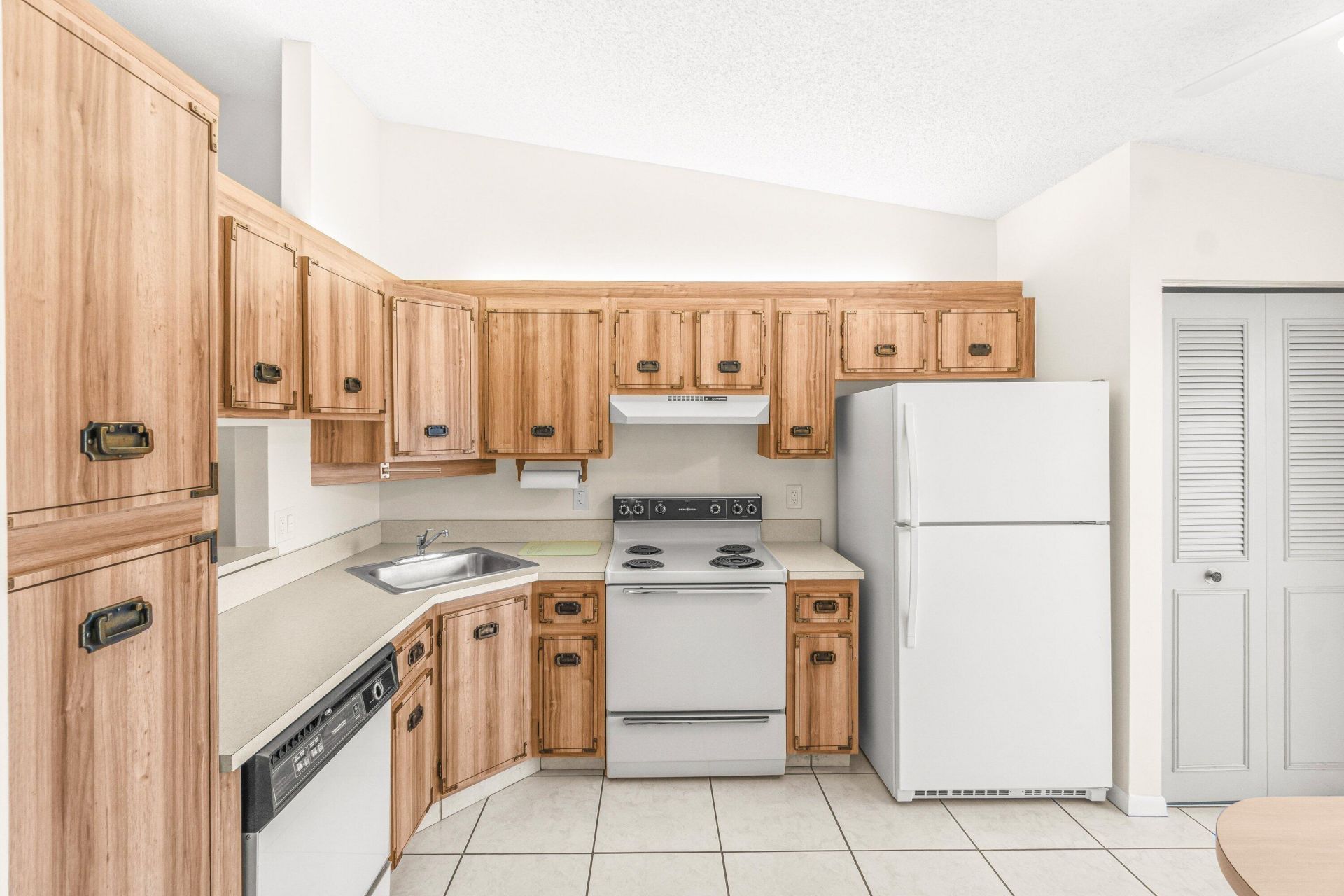 704 Sunny Pine Way, Unit C, Greenacres, FL 33415 Photo