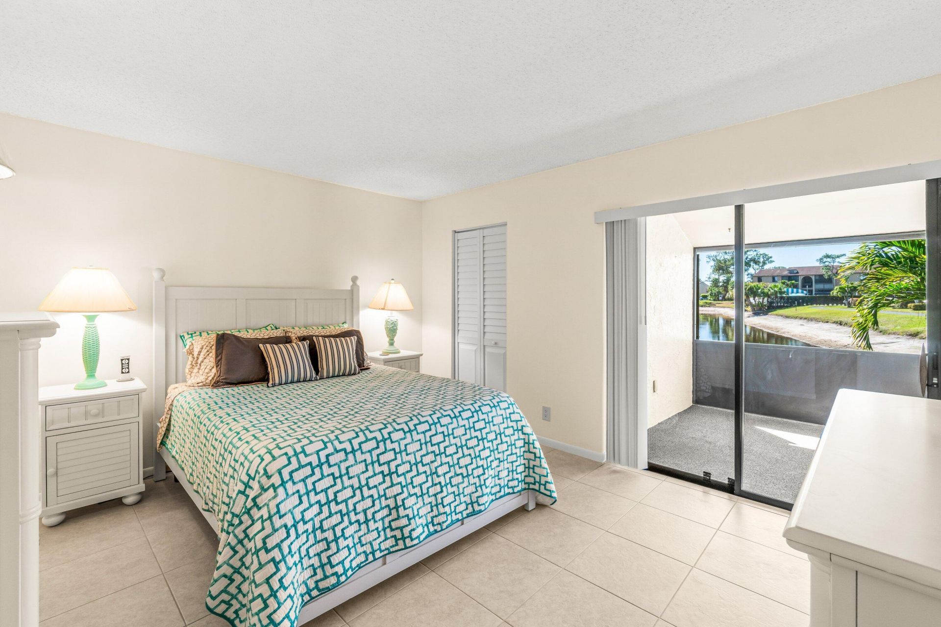 704 Sunny Pine Way, Unit C, Greenacres, FL 33415 Photo