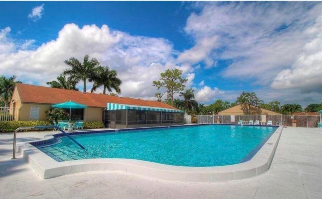 704 Sunny Pine Way, Unit C, Greenacres, FL 33415 Photo