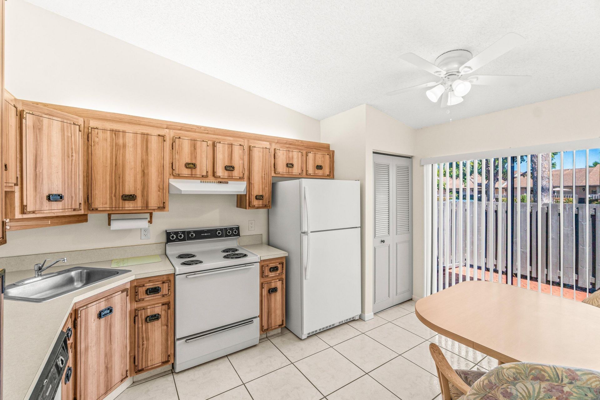 704 Sunny Pine Way, Unit C, Greenacres, FL 33415 Photo