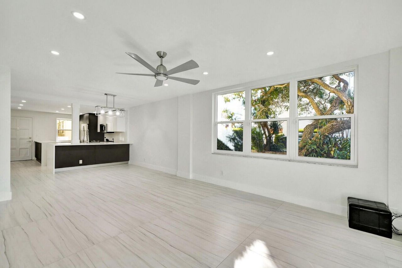 105 Paradise Harbour Boulevard, Unit 112, North Palm Beach, FL 33408 Photo