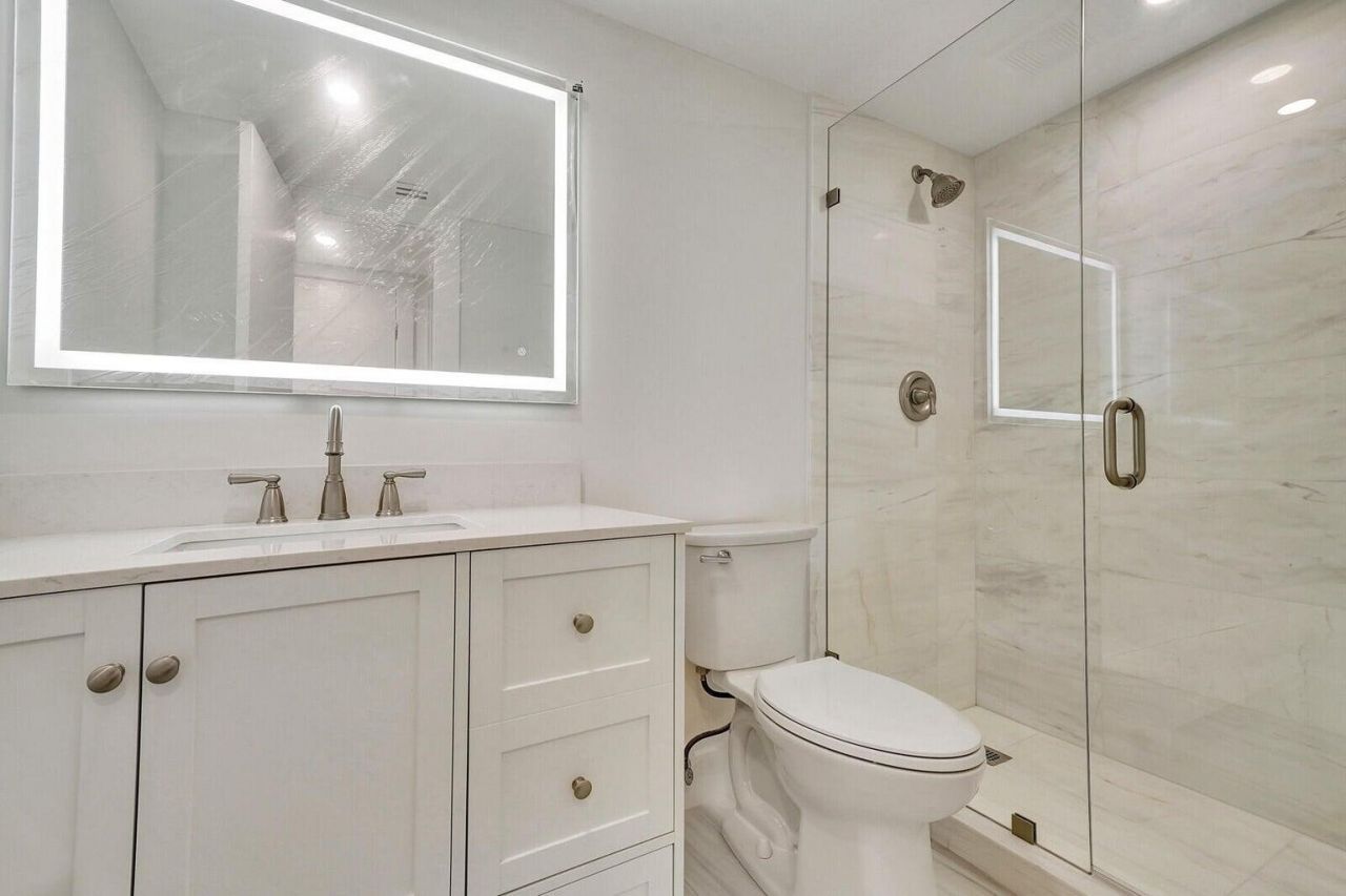 105 Paradise Harbour Boulevard, Unit 112, North Palm Beach, FL 33408 Photo