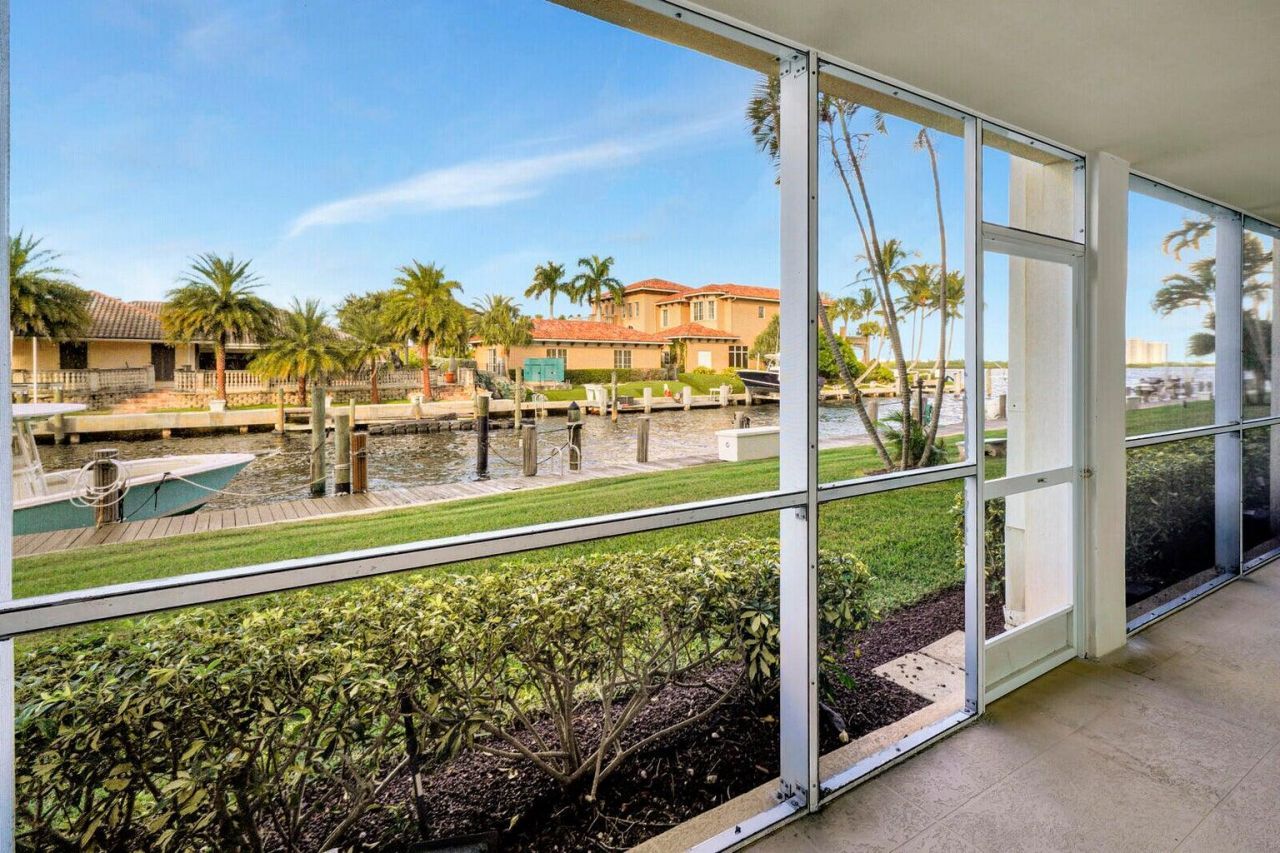 105 Paradise Harbour Boulevard, Unit 112, North Palm Beach, FL 33408 Photo