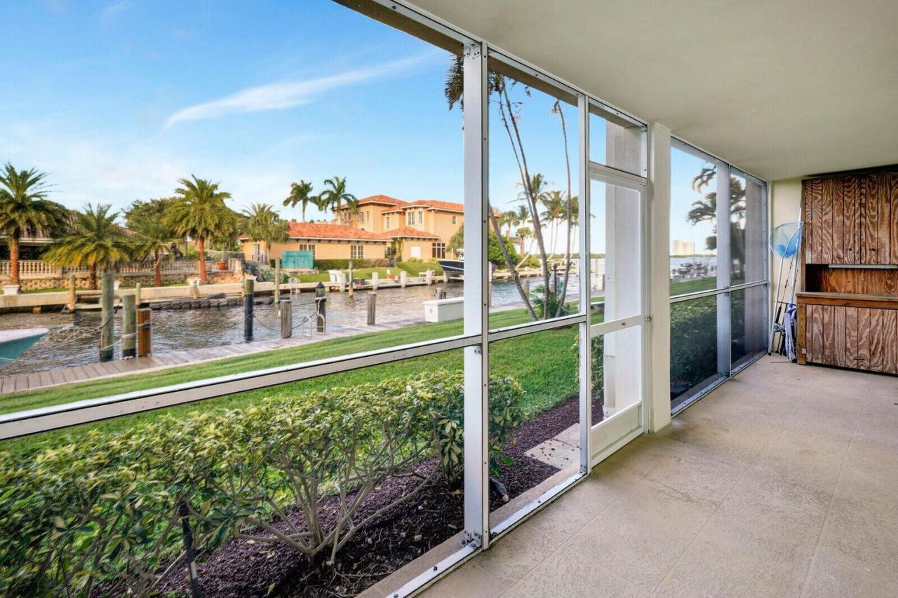 105 Paradise Harbour Boulevard, Unit 112, North Palm Beach, FL 33408 Photo