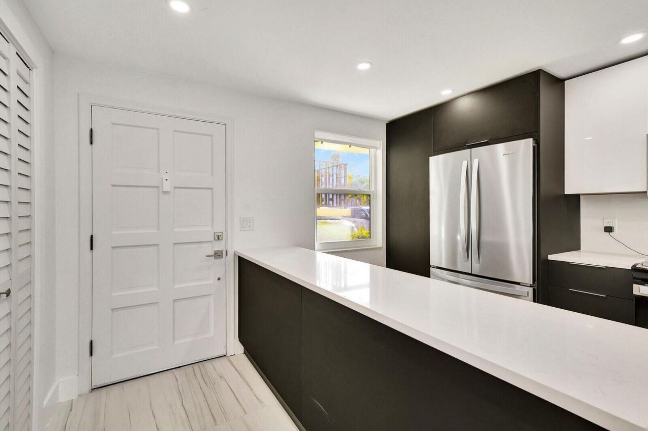 105 Paradise Harbour Boulevard, Unit 112, North Palm Beach, FL 33408 Photo