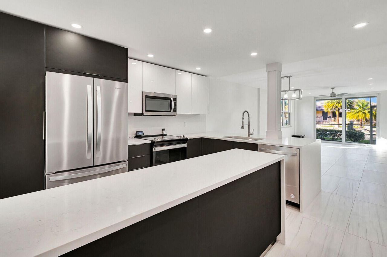 105 Paradise Harbour Boulevard, Unit 112, North Palm Beach, FL 33408 Photo