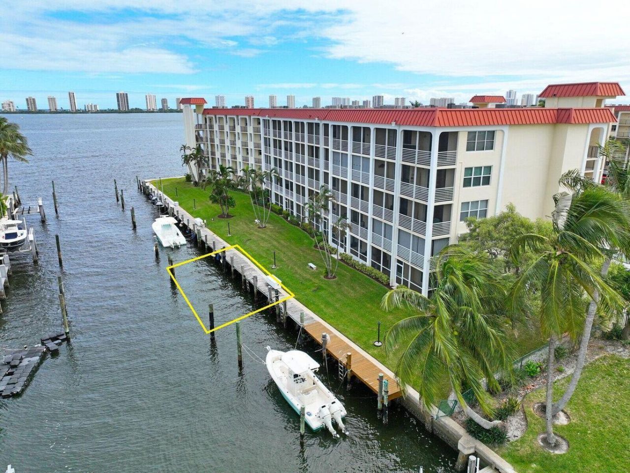 105 Paradise Harbour Boulevard, Unit 112, North Palm Beach, FL 33408 Photo