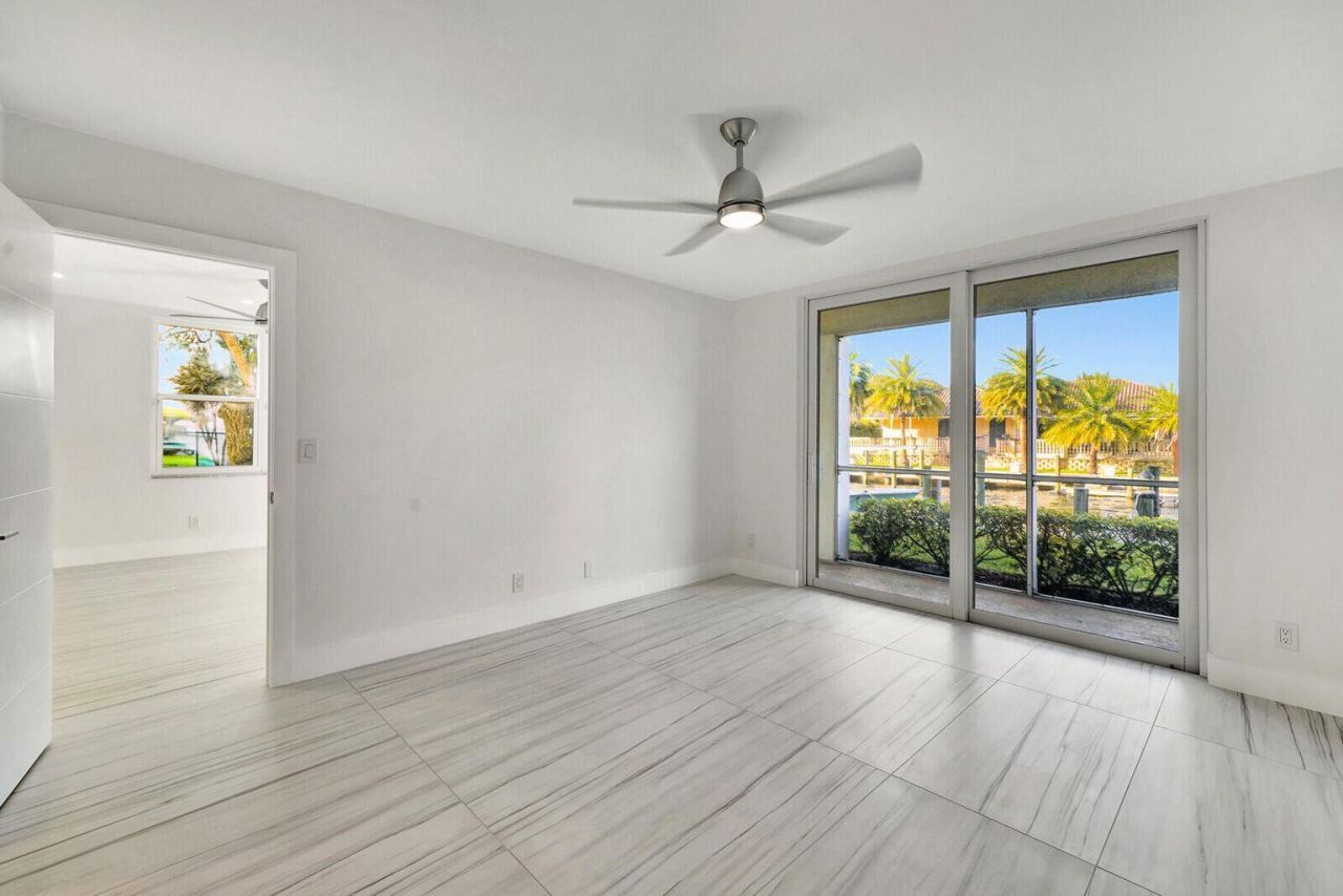 105 Paradise Harbour Boulevard, Unit 112, North Palm Beach, FL 33408 Photo