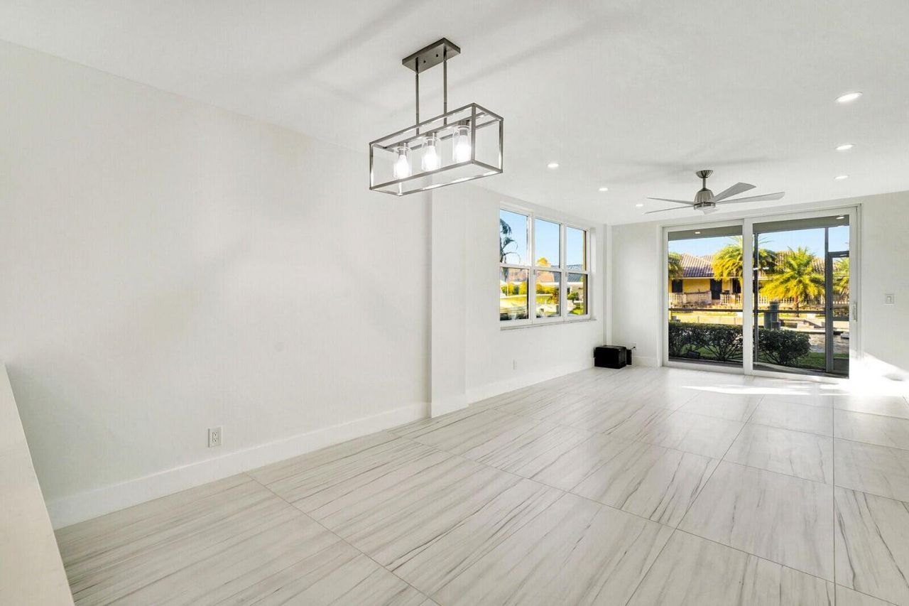 105 Paradise Harbour Boulevard, Unit 112, North Palm Beach, FL 33408 Photo