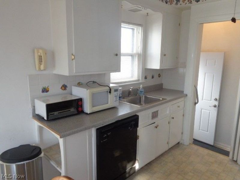 14413 Krems Avenue, Maple Heights, OH 44137 Photo 8