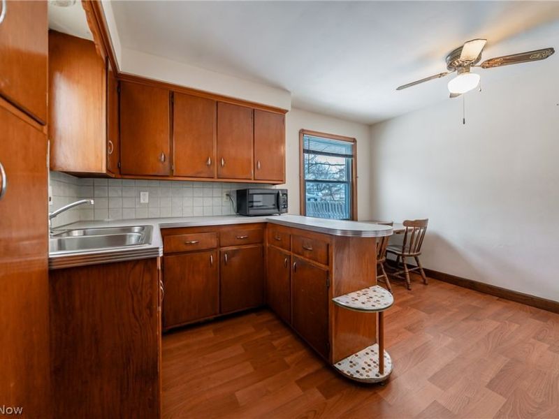 3911 Woodway Avenue, Parma, OH 44134 Photo 10