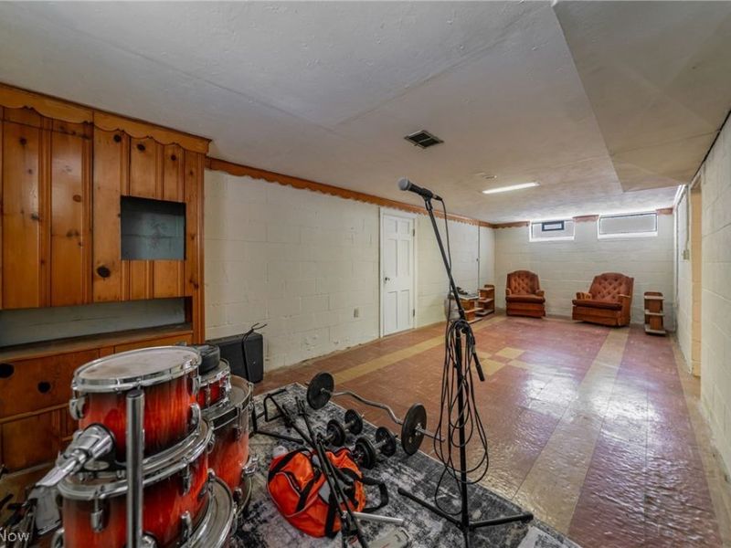 3911 Woodway Avenue, Parma, OH 44134 Photo 21