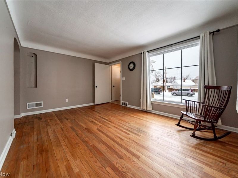 3911 Woodway Avenue, Parma, OH 44134 Photo 5