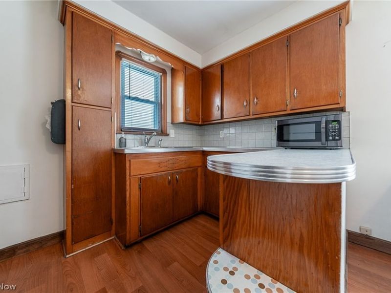 3911 Woodway Avenue, Parma, OH 44134 Photo 9