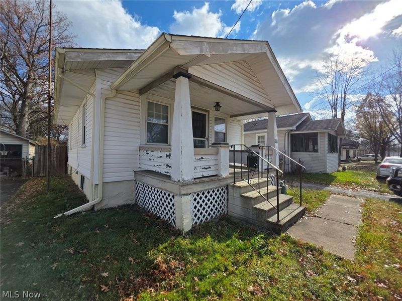 1057 Willard Avenue SE, Warren, OH 44484 Photo 2