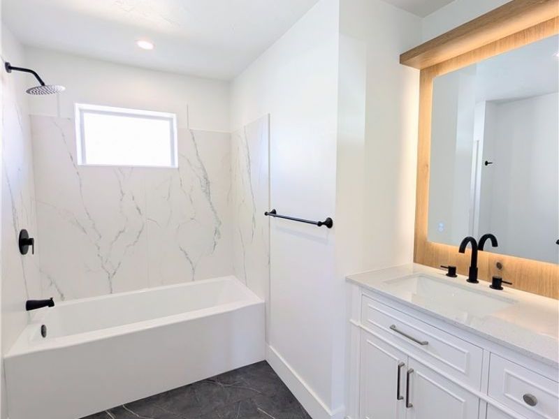 317 Maple Street N, Gnadenhutten, OH 44629 Photo 11