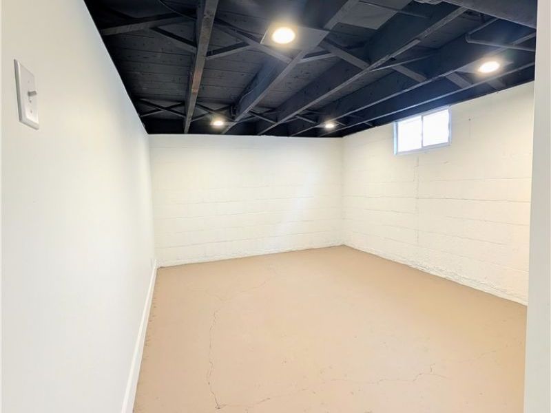 317 Maple Street N, Gnadenhutten, OH 44629 Photo 21