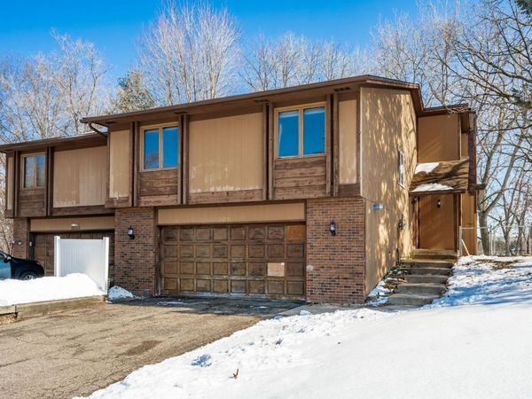 2048 Kings Road, Eagan, MN 55122