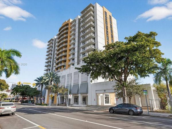 900 SW 8th St, Unit 505, Miami, FL 33130
