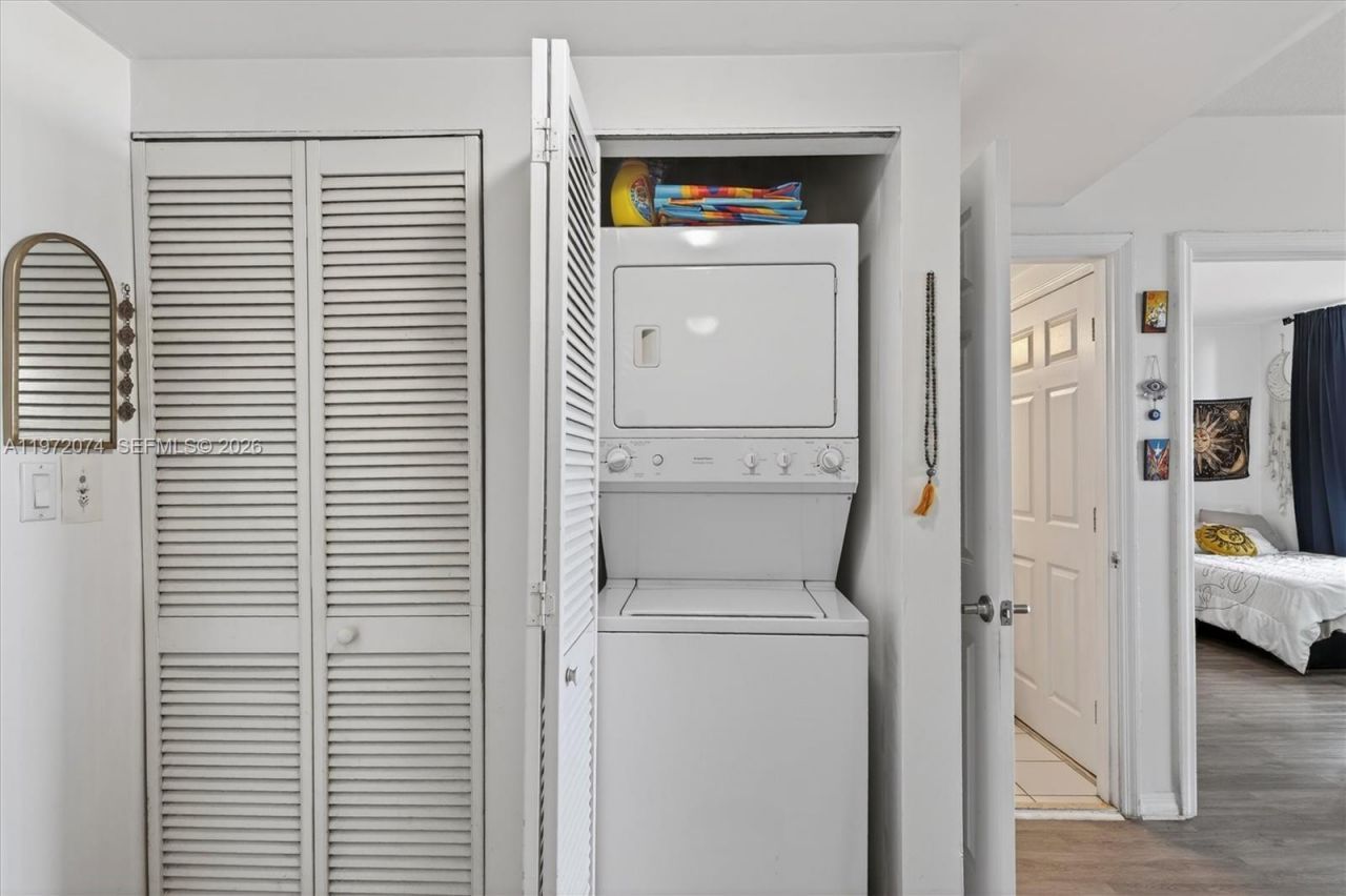 900 SW 8th St , Unit 505, Miami, FL 33130 Photo