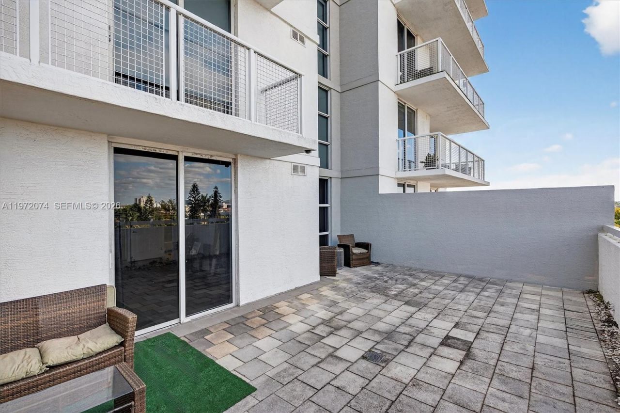 900 SW 8th St, Unit 505, Miami, FL 33130 Photo