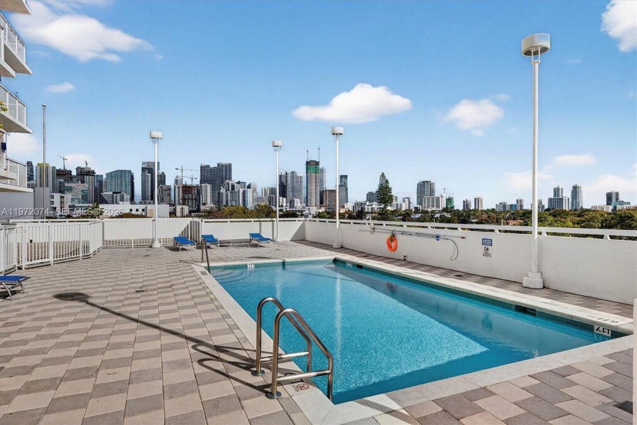 900 SW 8th St , Unit 505, Miami, FL 33130 Photo