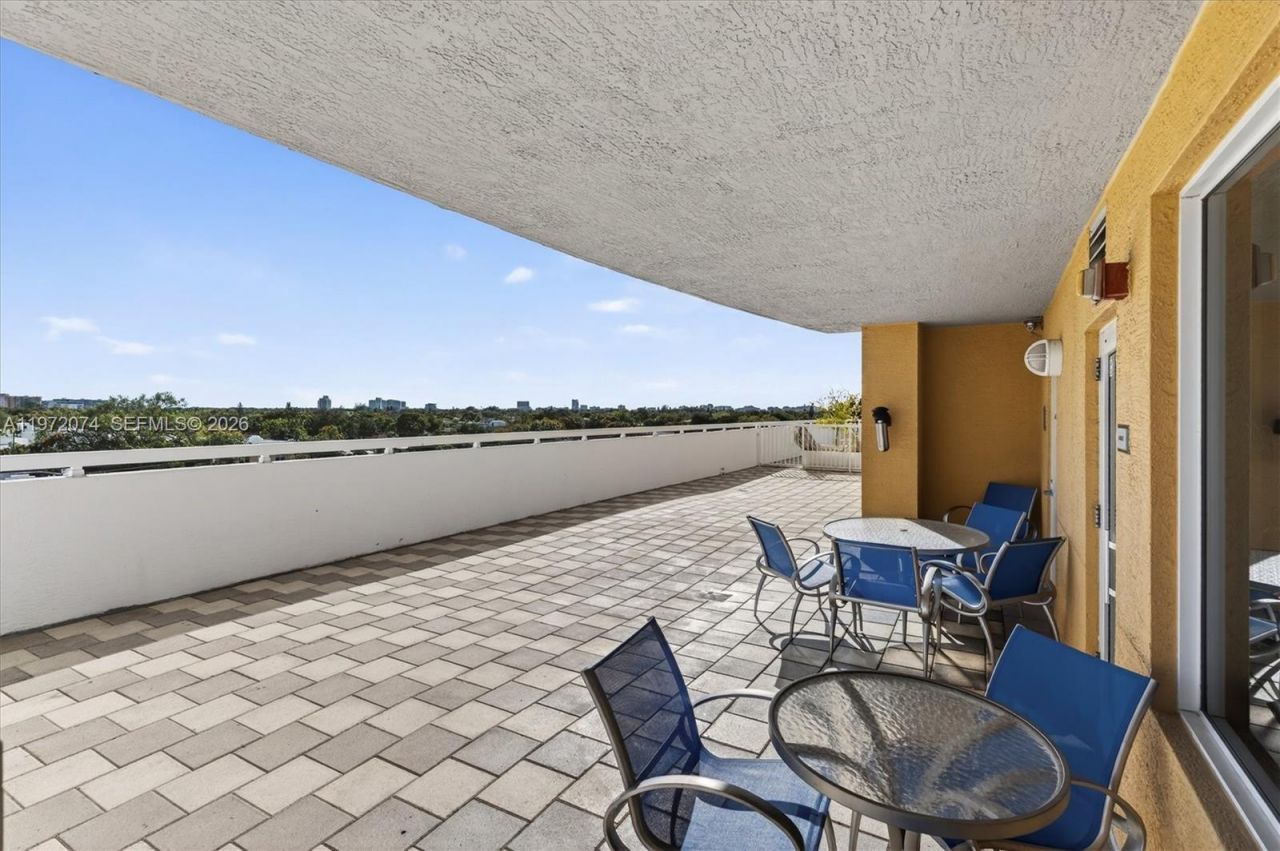 900 SW 8th St, Unit 505, Miami, FL 33130 Photo