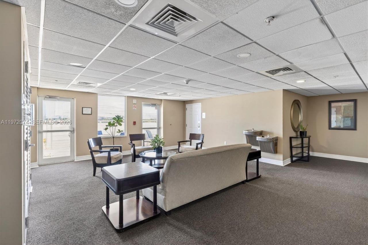 900 SW 8th St , Unit 505, Miami, FL 33130 Photo