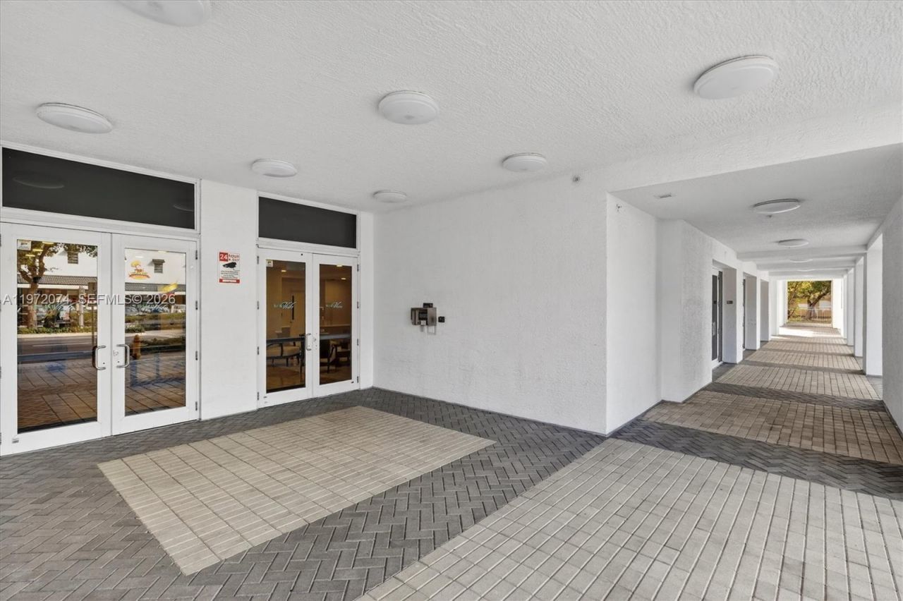900 SW 8th St, Unit 505, Miami, FL 33130 Photo