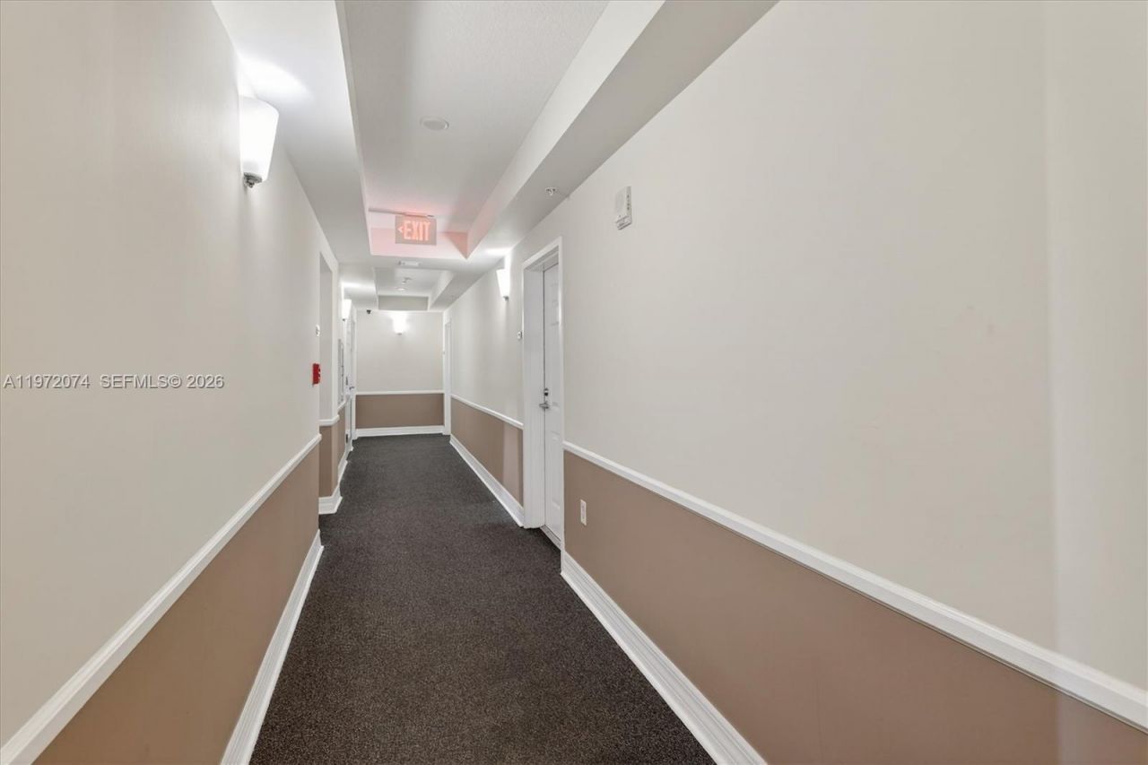 900 SW 8th St, Unit 505, Miami, FL 33130 Photo