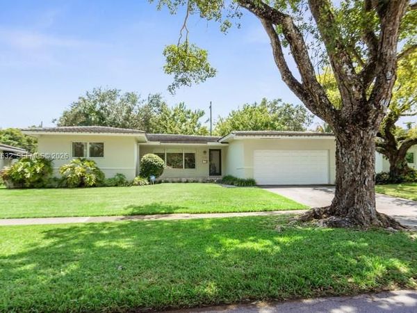 408 Como Ave , Coral Gables, FL 33146