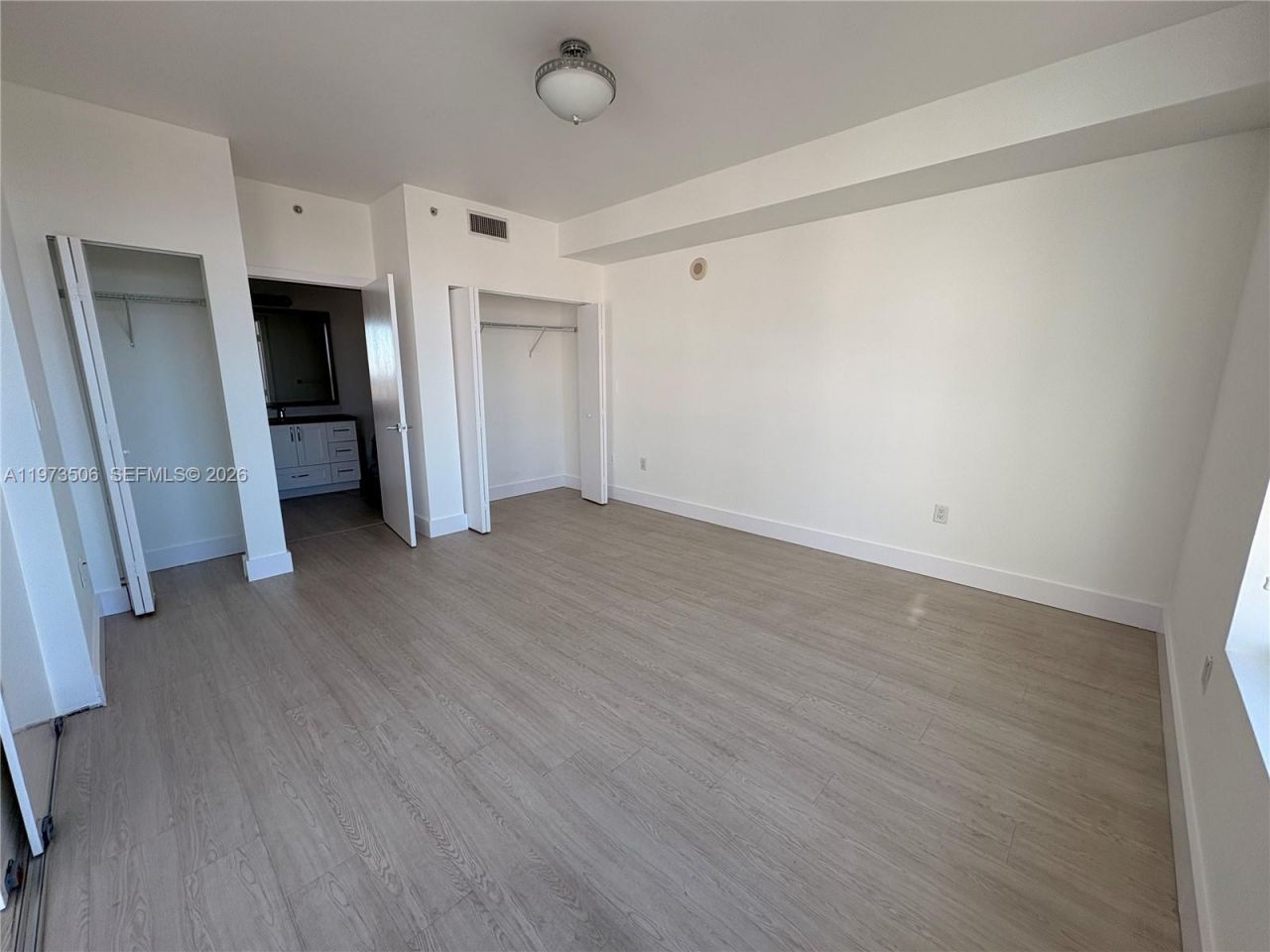 90 SW 3rd St , Unit 1205, Miami, FL 33130 Photo