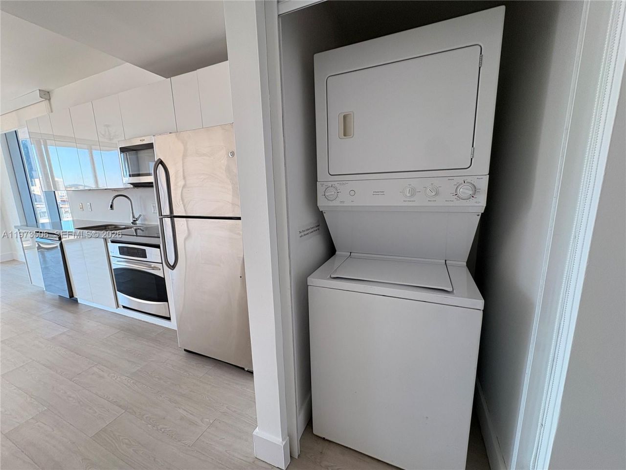 90 SW 3rd St , Unit 1205, Miami, FL 33130 Photo