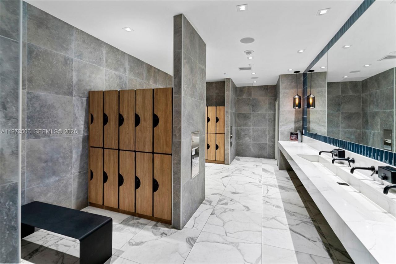 90 SW 3rd St , Unit 1205, Miami, FL 33130 Photo