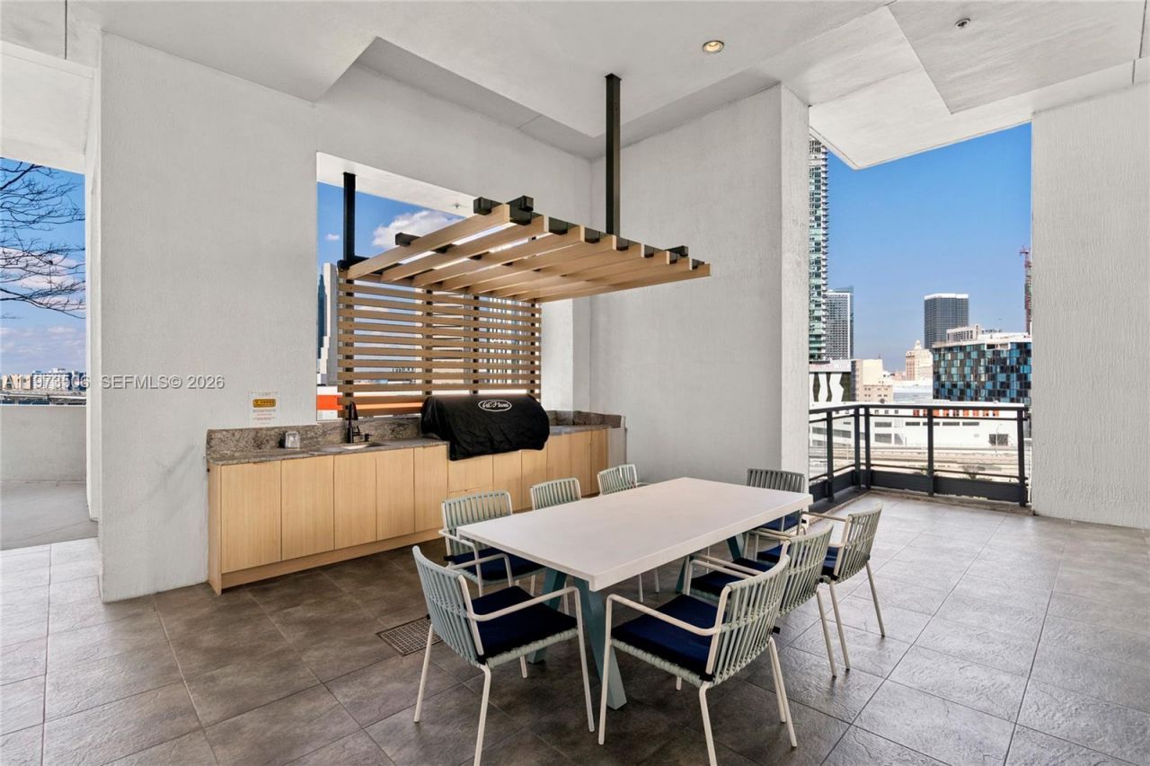 90 SW 3rd St , Unit 1205, Miami, FL 33130 Photo