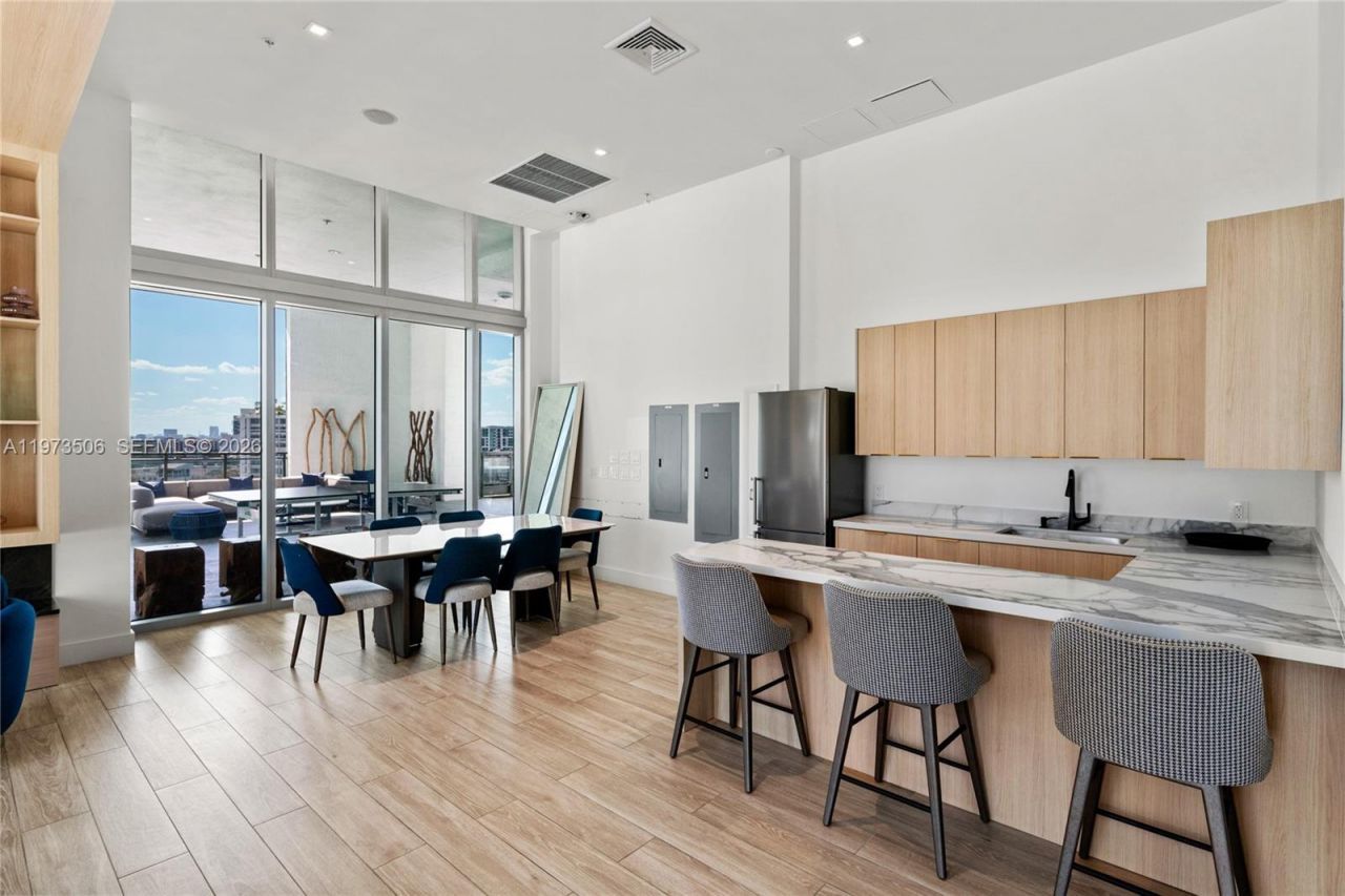 90 SW 3rd St , Unit 1205, Miami, FL 33130 Photo