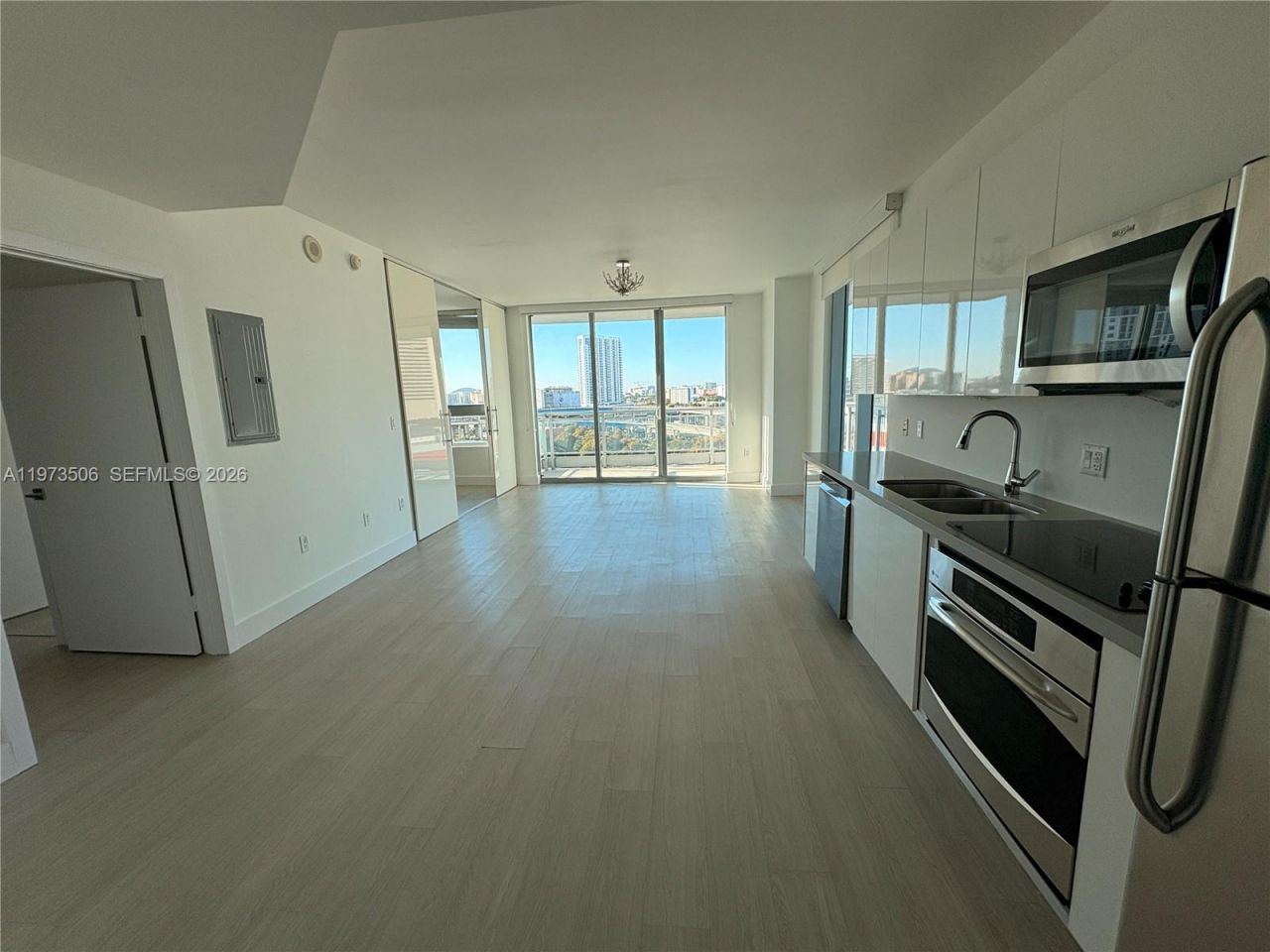 90 SW 3rd St , Unit 1205, Miami, FL 33130 Photo