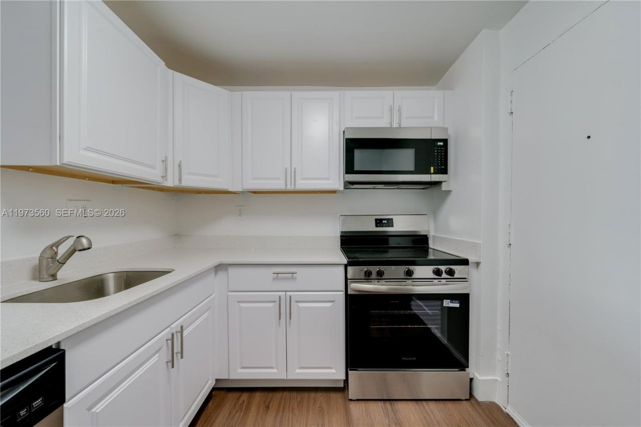 9001-9143 SW 77th Ave, Miami, FL 33156 Photo