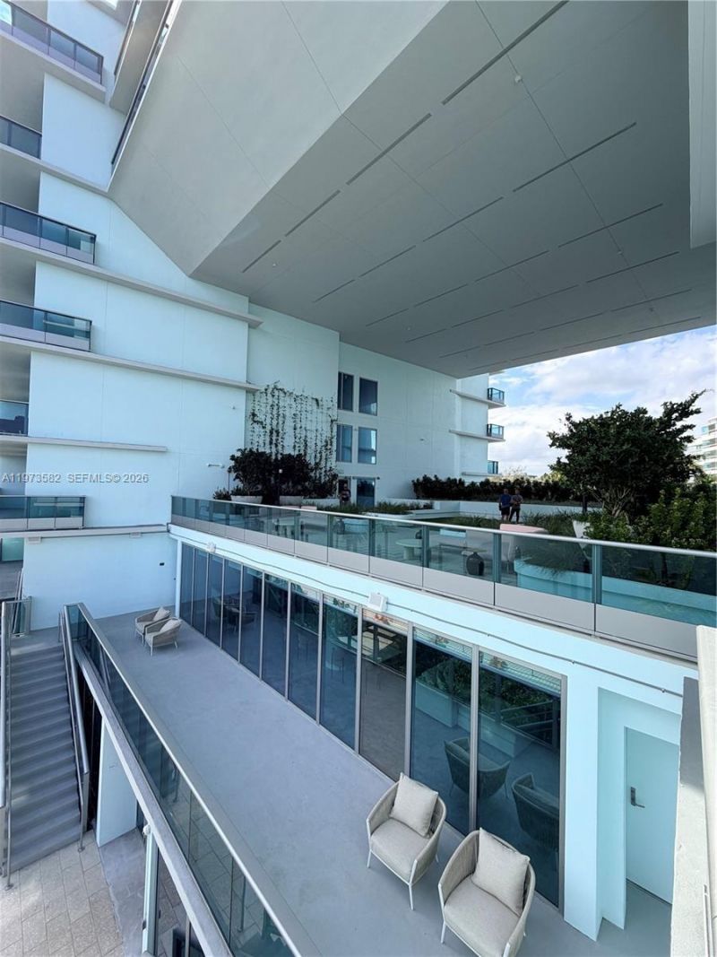 9221 E Bay Harbor Dr, Unit 307, Bay Harbor Islands, FL 33154 Photo