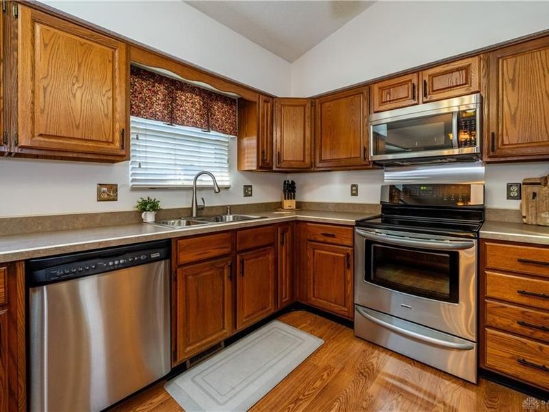 612 Applehill Drive, West Carrollton, OH 45449 Photo 11