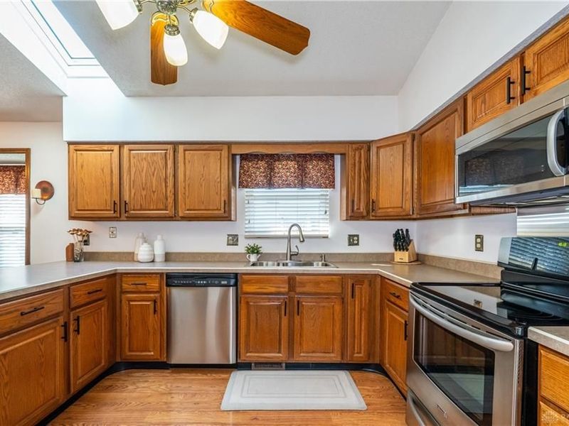 612 Applehill Drive, West Carrollton, OH 45449 Photo 4